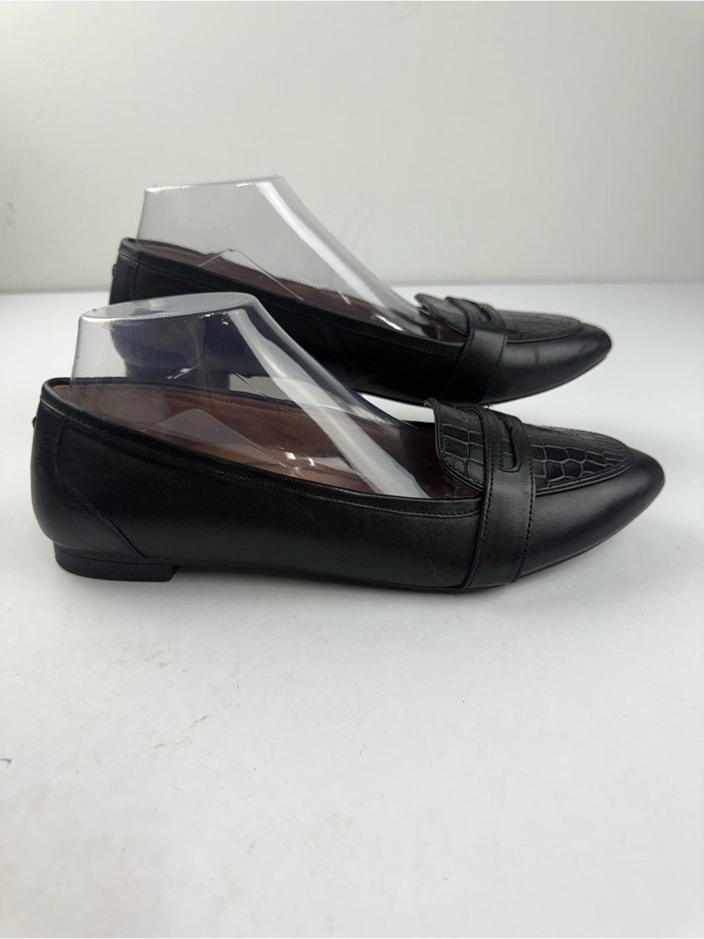 Vionic Womens 10 Savannah Black Leather Pointed Toe Flats Croc Embossed SEE ALL.
